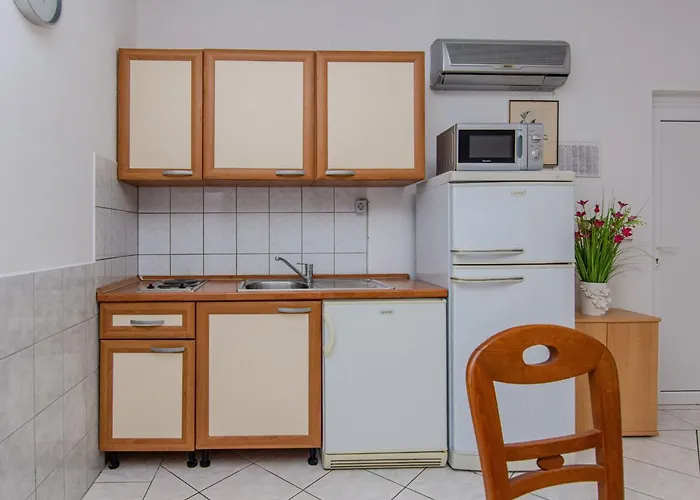 Markovic 1 By Interhome * فير