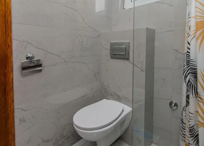 Markovic 1 By Interhome * فير